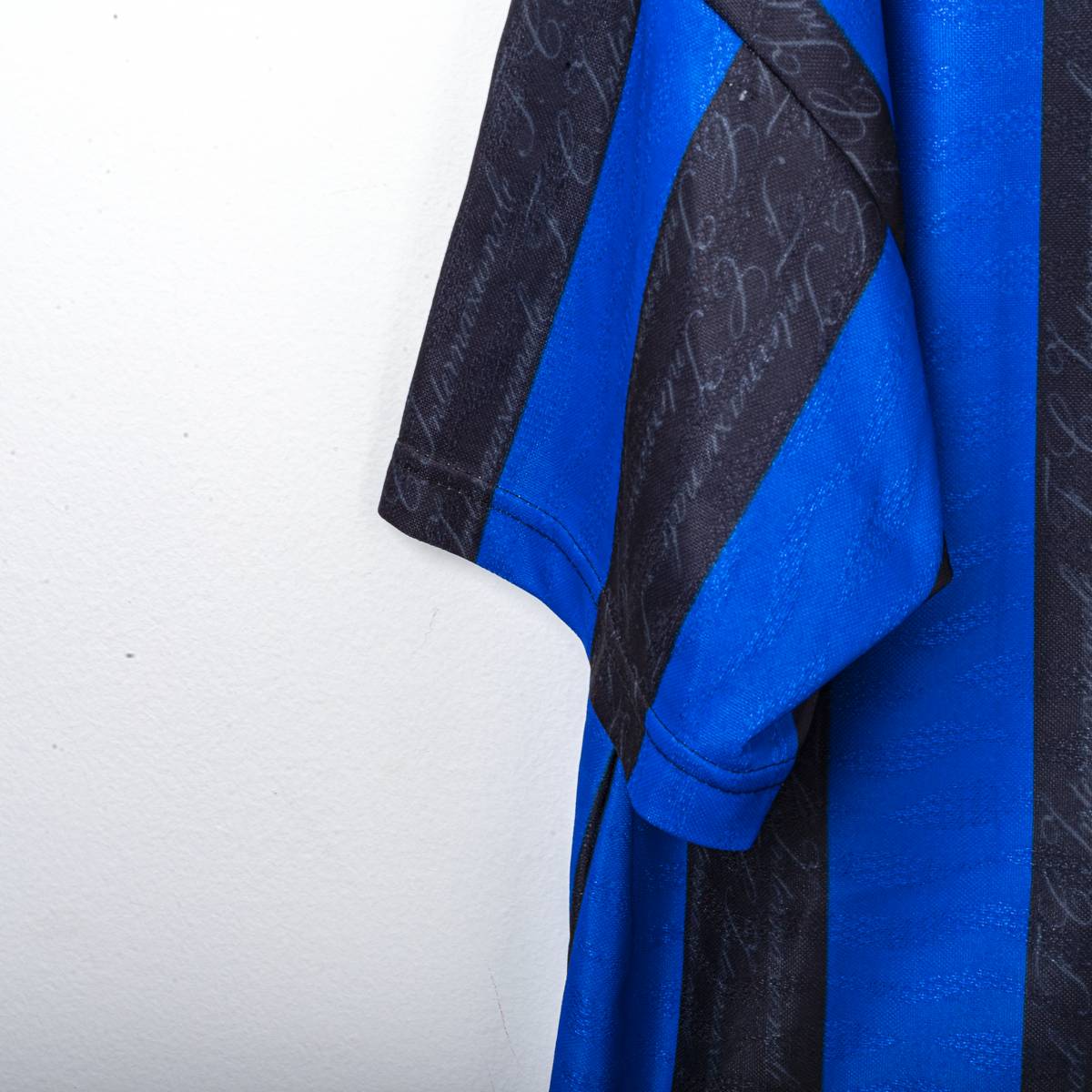 Inter Umbro Pirelli Zanetti 4 1996/1997 Home Shirt