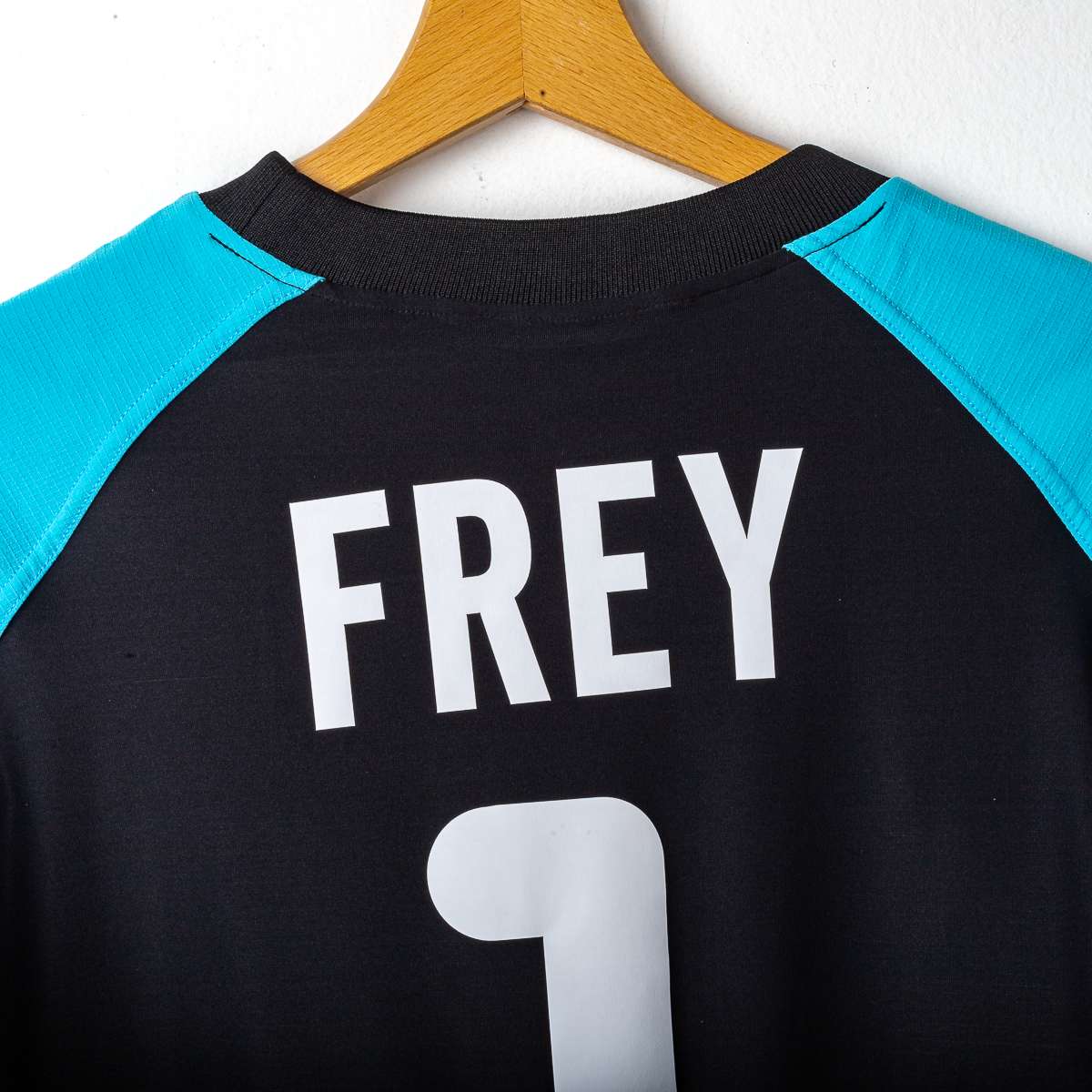 Inter Nike Frey 1 Goalkeeper Jersey 2000/2001