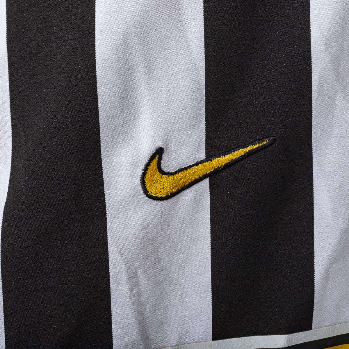 Maglia Home Juventus Nike Fastweb Trezeguet 17 2003/2004