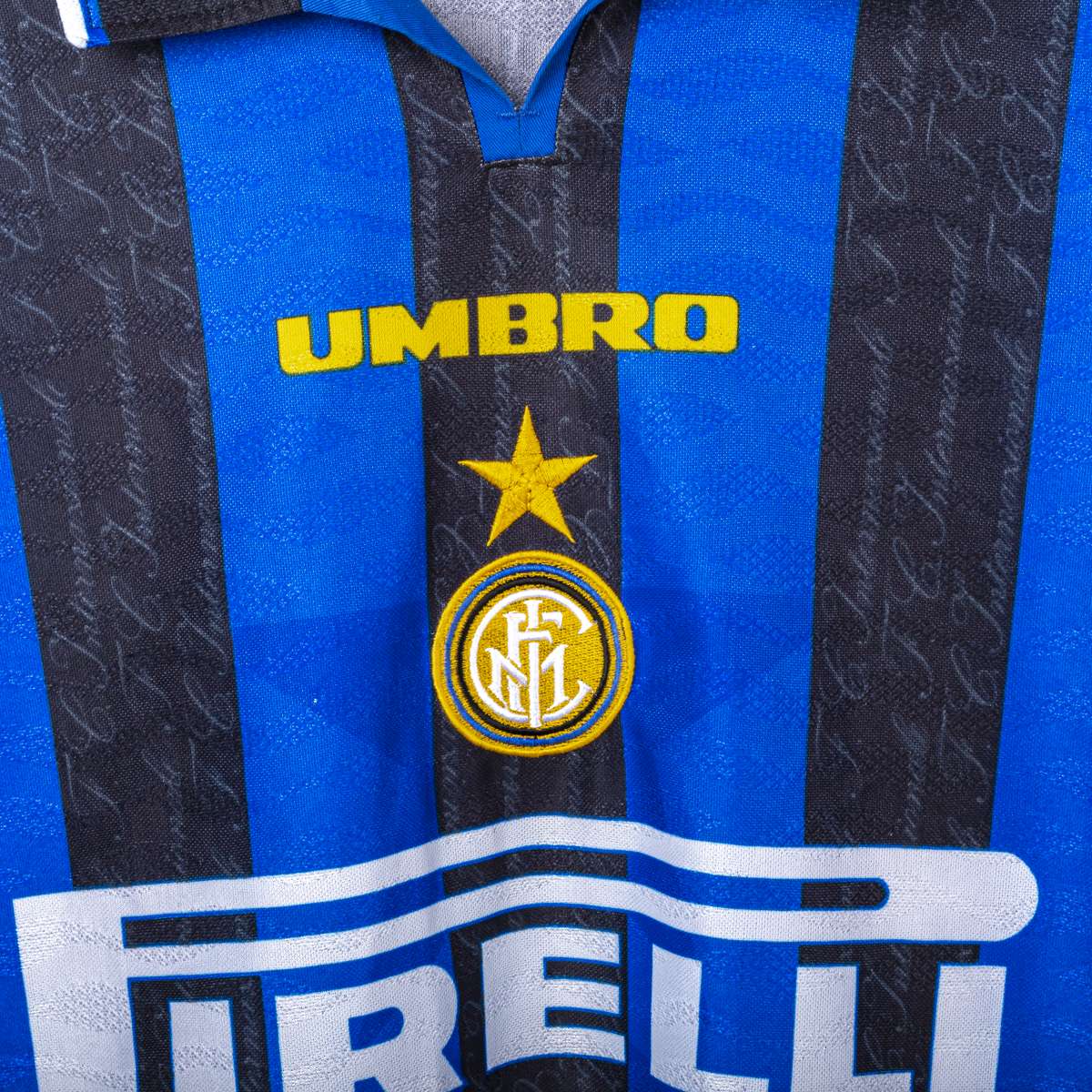 Inter Umbro Pirelli Zanetti 4 1996/1997 Home Shirt