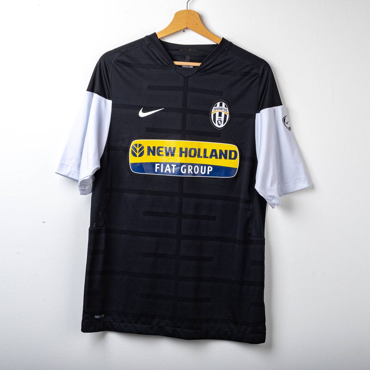 Juventus Black T-shirt Nike New Holland 2008/2009