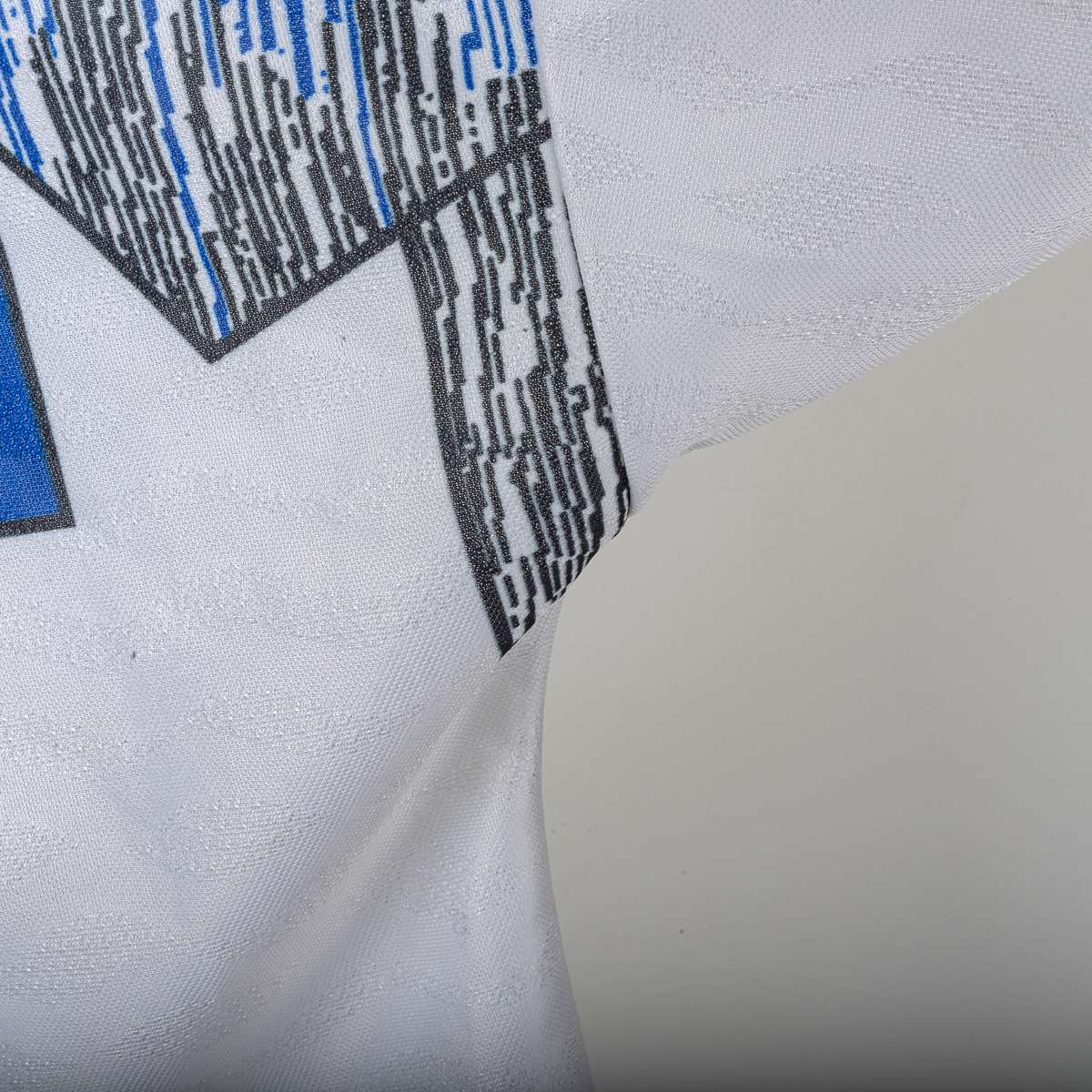 Inter Umbro Pirelli R. Carlos 6 Away Shirt 1995/1996