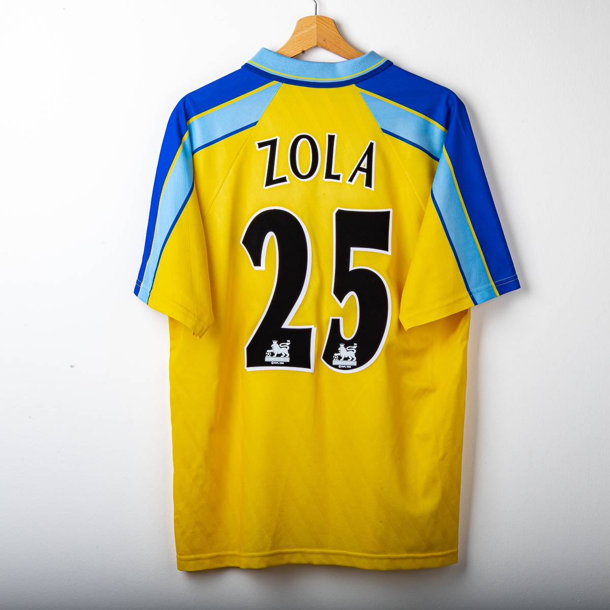 Chelsea Umbro Coors Zola 25 Away Shirt 1996/1997