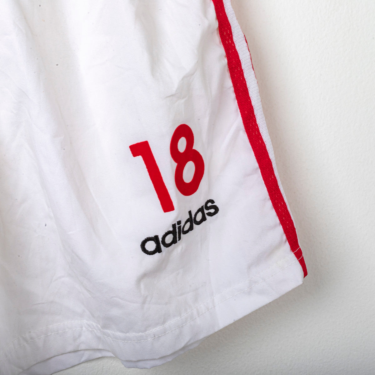 Pantaloncini VfB Stuttgart Home n°18 1996/1997