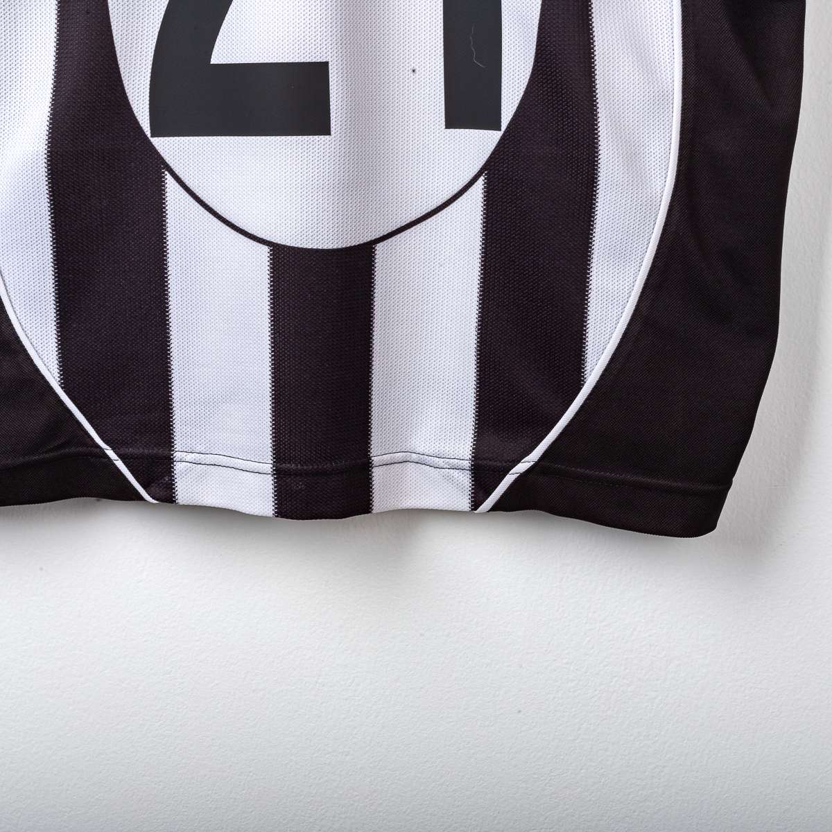 Juventus Lotto Fastweb Thuram 21 2002/2003 Home Shirt