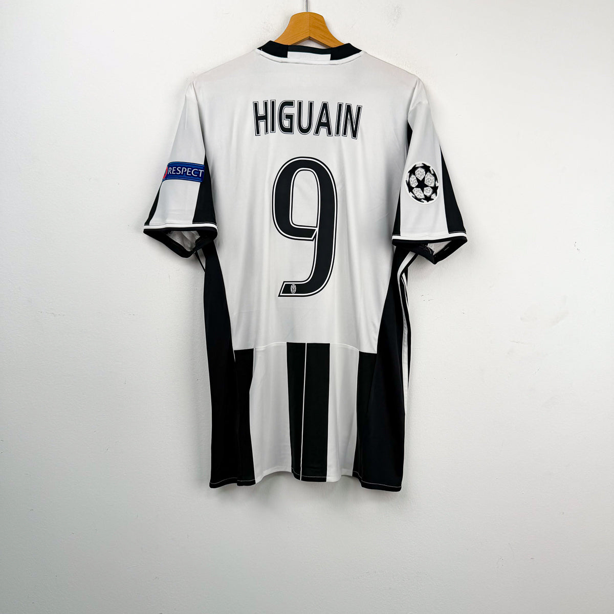 Maglia Home Juventus Adidas Higuain 9 2016/2017 L