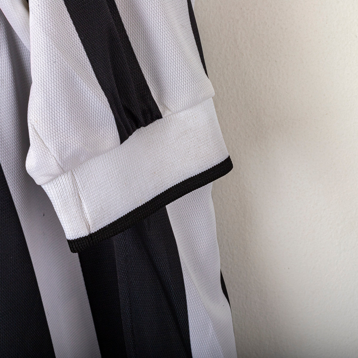 2001/2002 juventus lotto tacchinardi 20 ls home jersey
