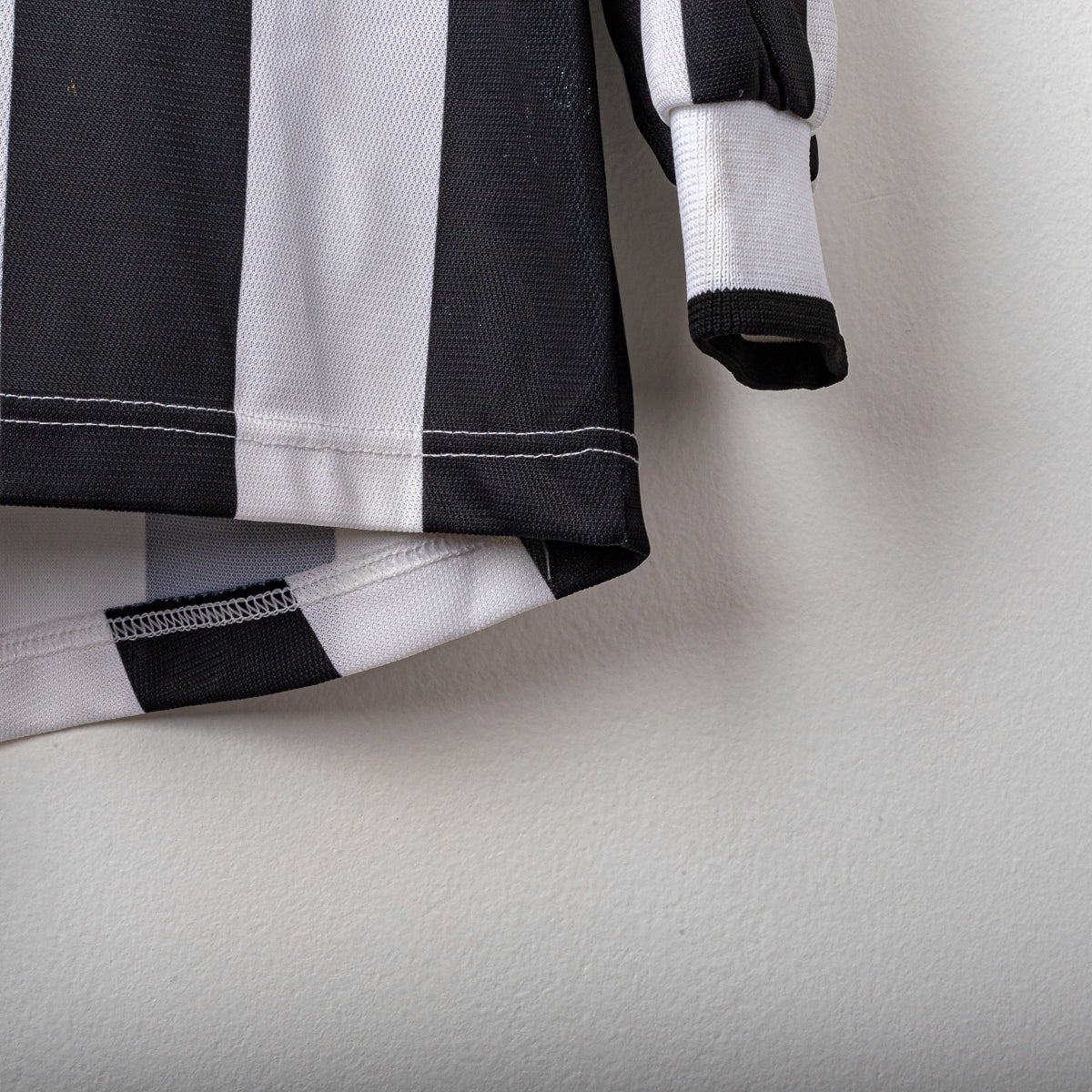 2001/2002 juventus lotto tacchinardi 20 ls home jersey