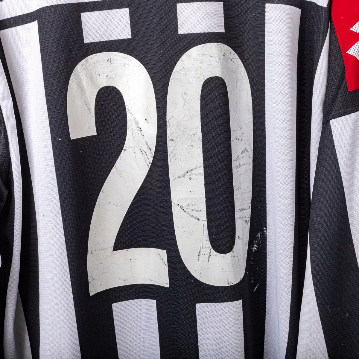 2001/2002 juventus lotto tacchinardi 20 ls home jersey