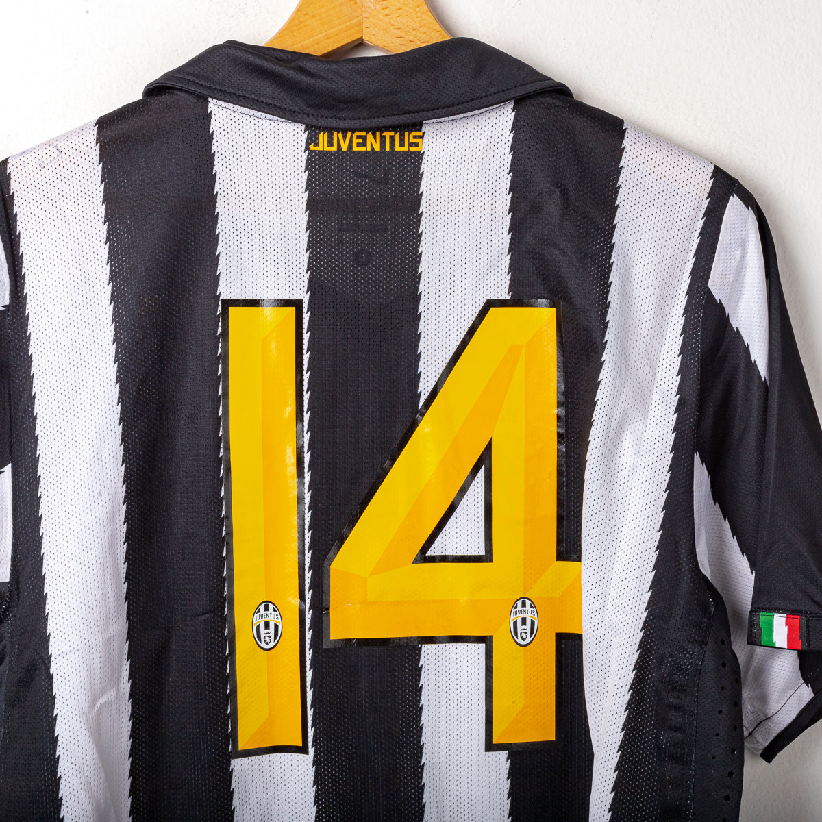 2010/2011 juventus nike 14 home jersey