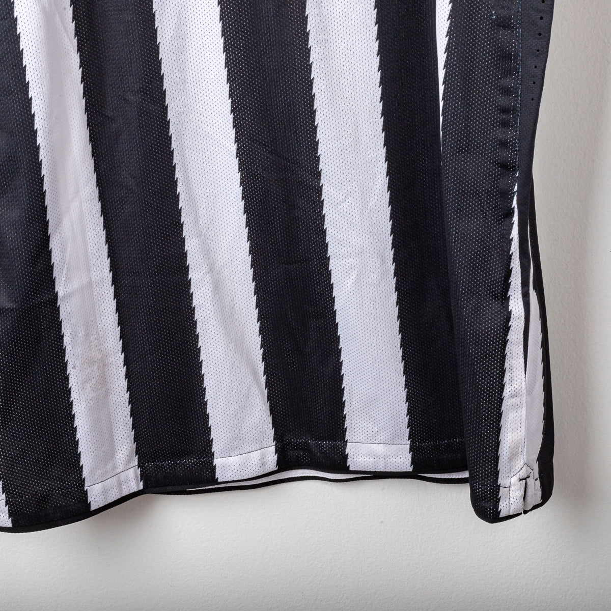 2010/2011 juventus nike 14 home jersey