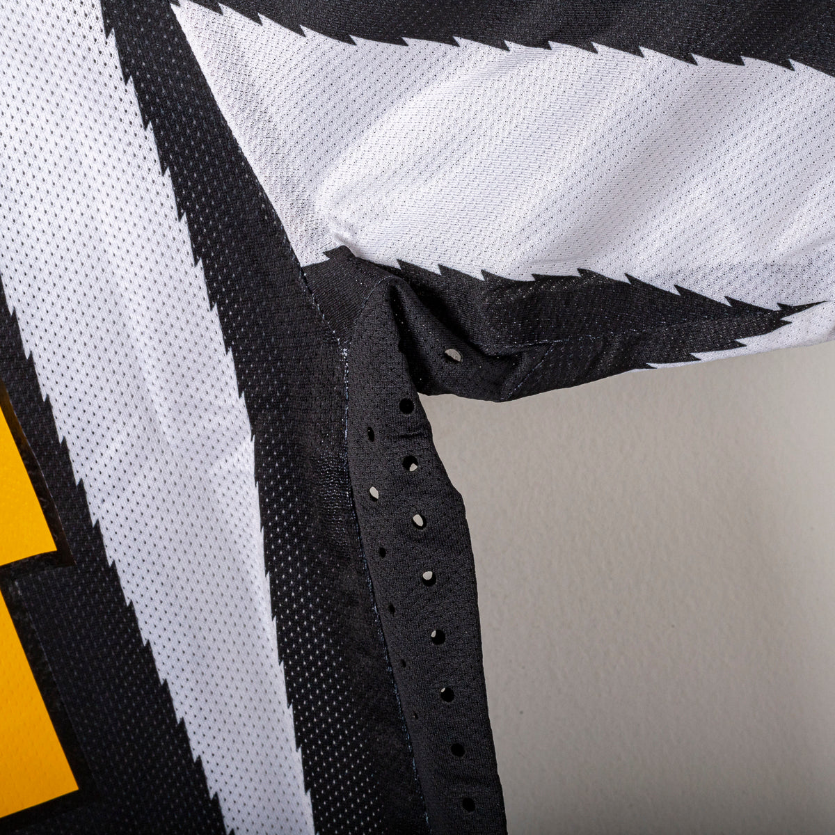 2010/2011 juventus nike 14 home jersey