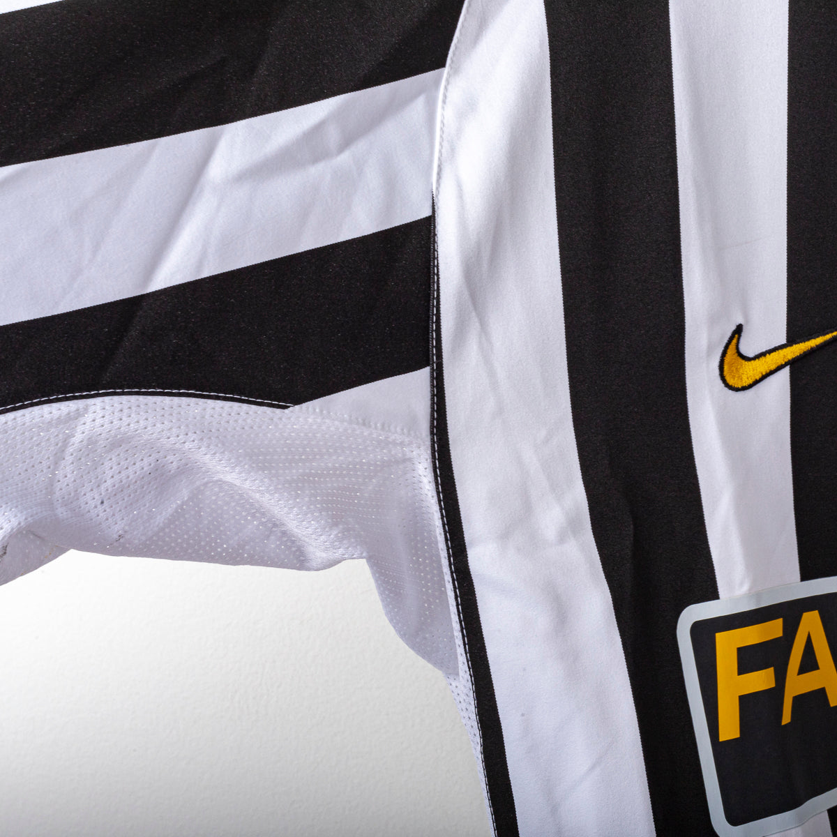 maglia home juventus nike thuram 21 2003/2004