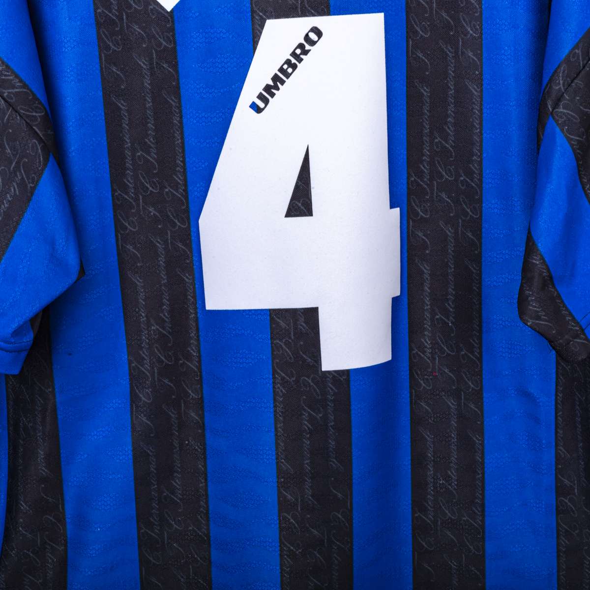 Inter Umbro Pirelli Zanetti 4 1996/1997 Home Shirt