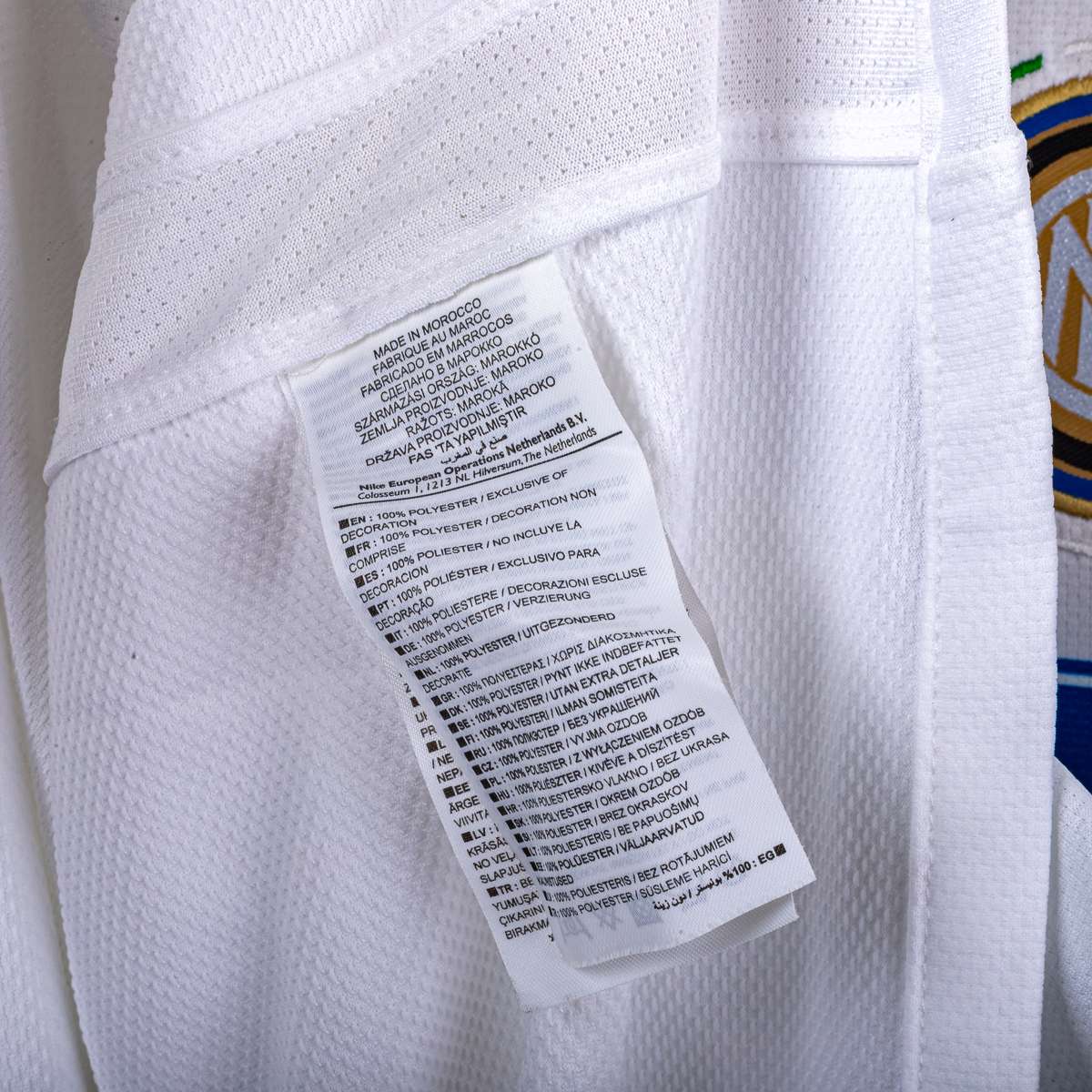 2009/2010 Inter Away Shirt Nike Milito 22 UEFA Respect