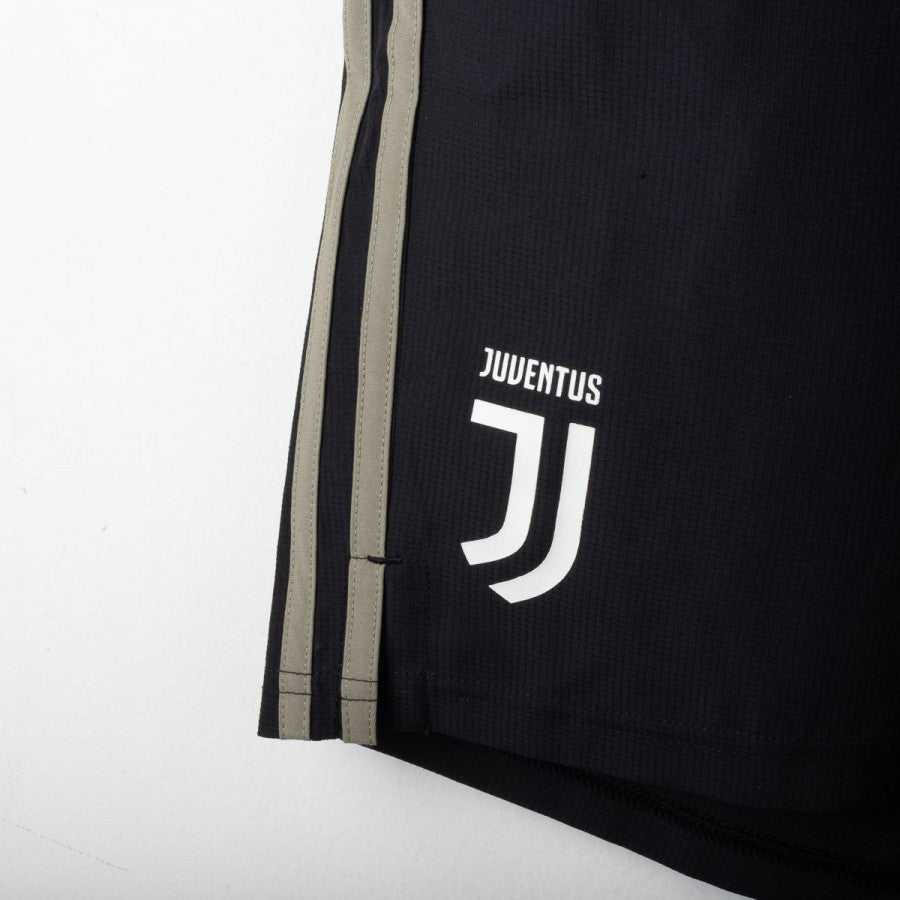 Pantaloncini Juventus Adidas N°7 2017/2018 by ADIDAS - Home (9)