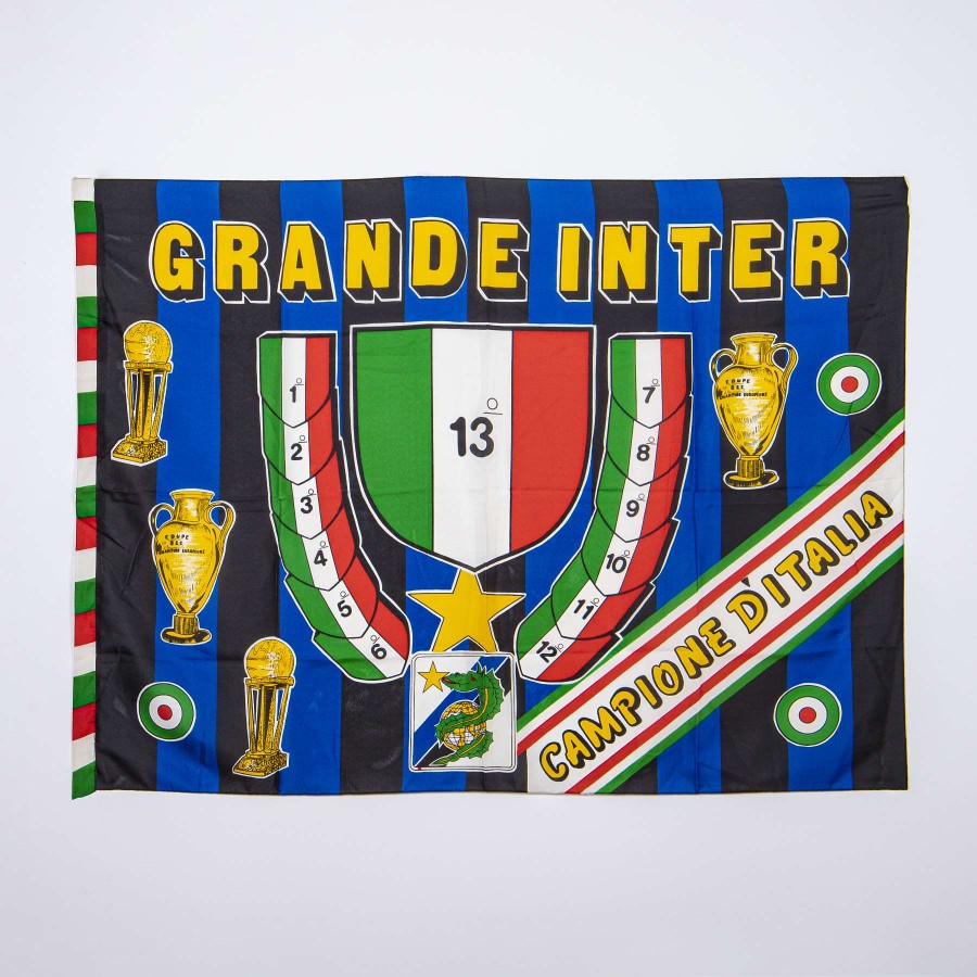 Bandiera Inter 13° Scudetto V4 (scudetti ad arco con logo giu) - Home