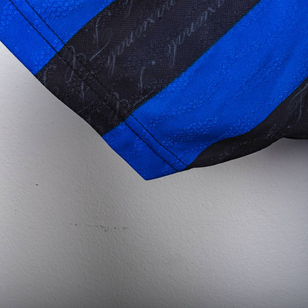 Inter Umbro Pirelli Zanetti 4 1996/1997 Home Shirt