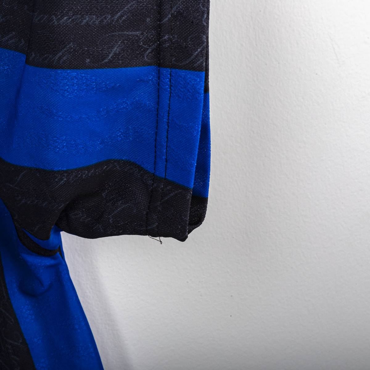 Inter Umbro Pirelli Zanetti 4 1996/1997 Home Shirt