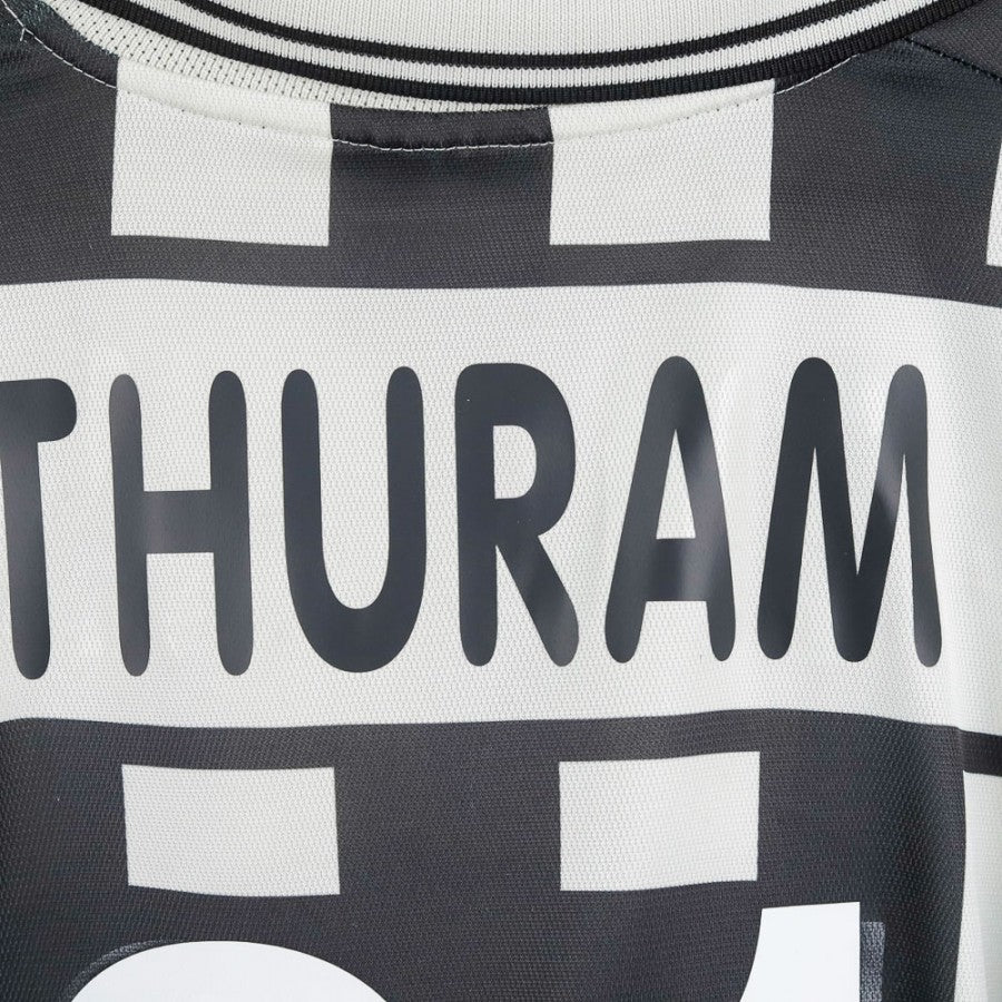 maglia home Juventus Thuram 21 2001/2002 by LOTTO - Home (4)