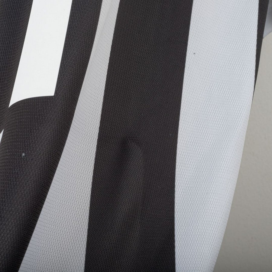 Maglia Home Juventus Thuram 21 2001/2002 by LOTTO - Home (16)