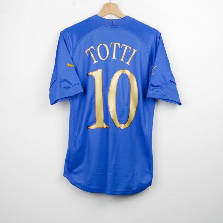 2004 Home Italy Shirt Totti 10