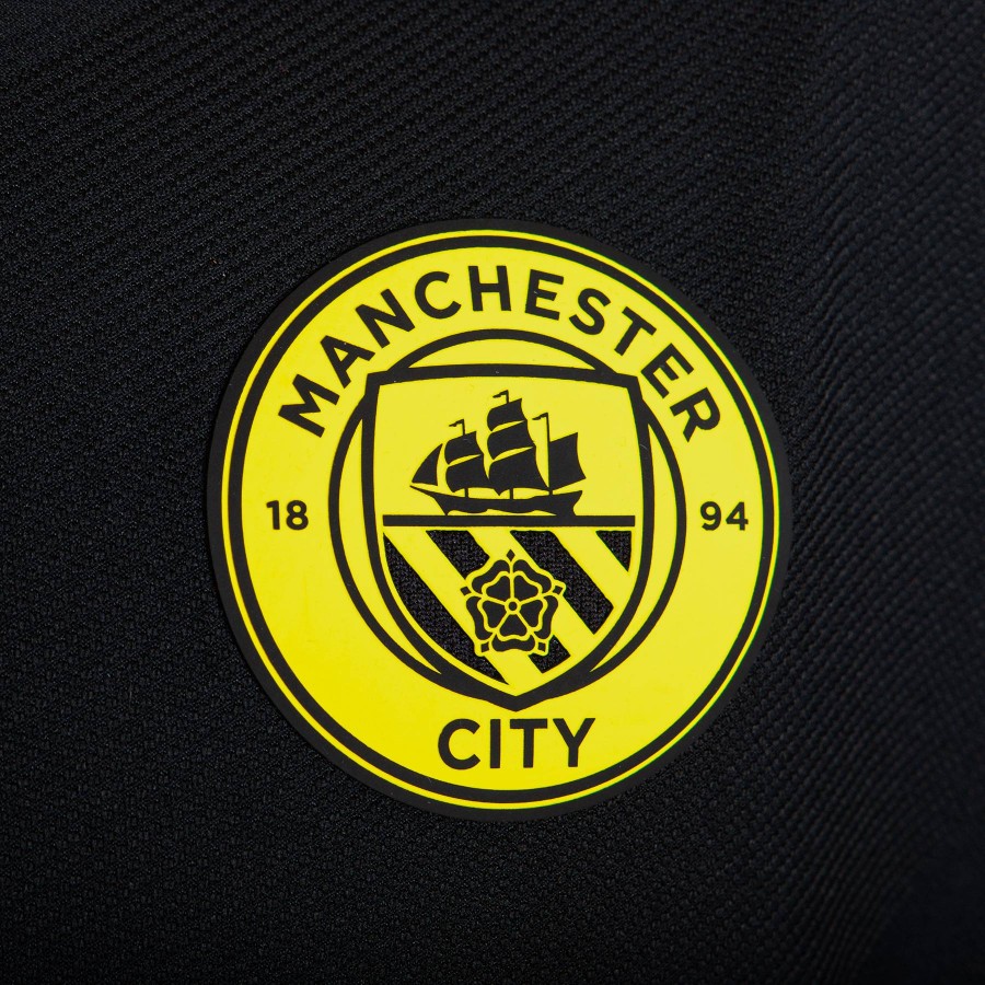 Yaya Tour茅 Manchester City jersey