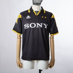 1995/1996 juventus third kappa jersey