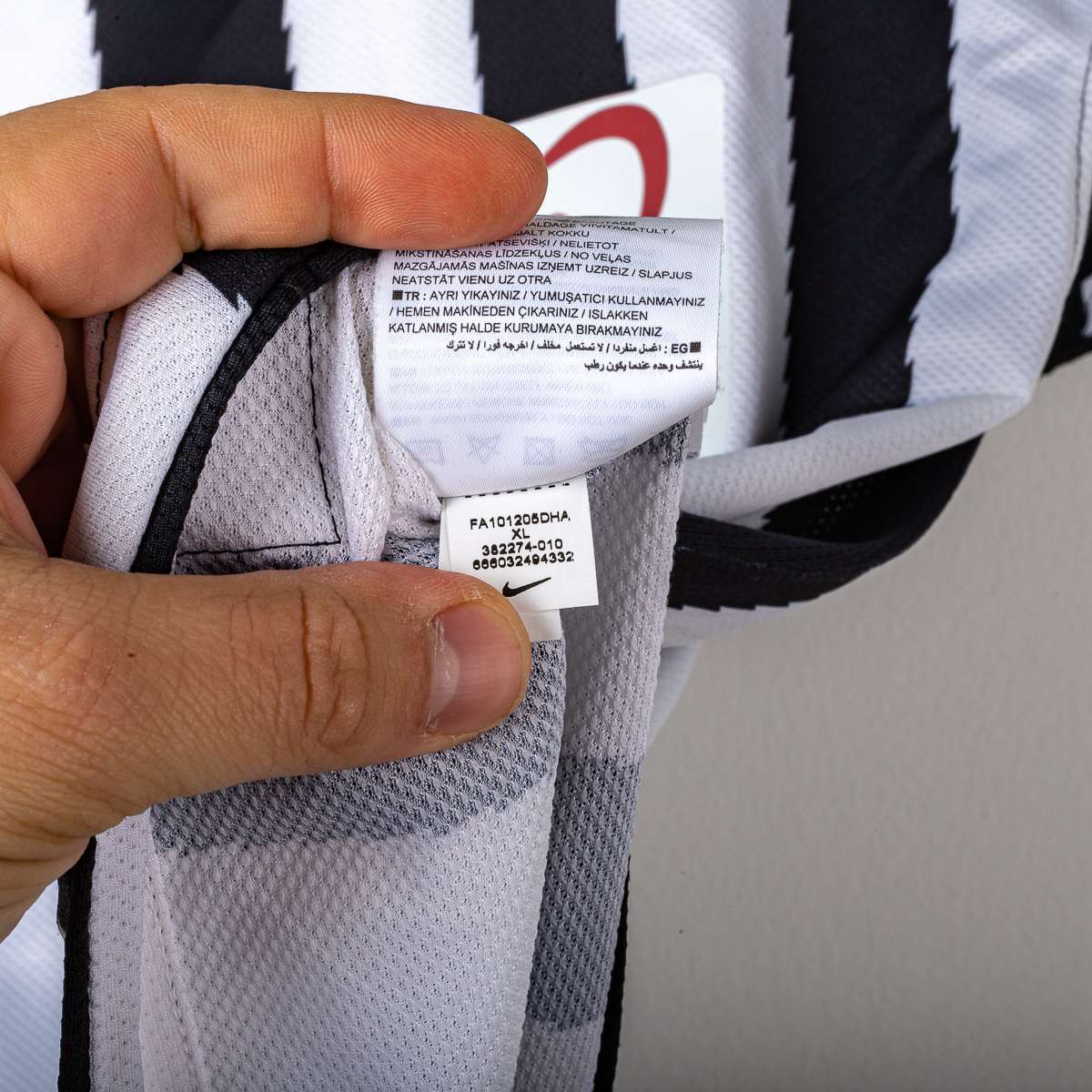 Juventus Nike BetClic 2010/2011 Home Shirt