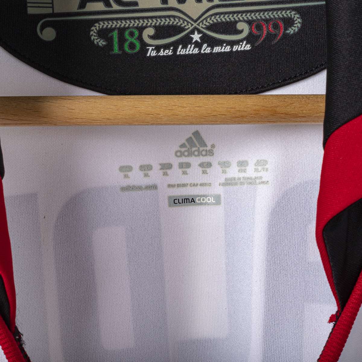 AC Milan Away Shirt Adidas Ronaldinho 80 2010/2011