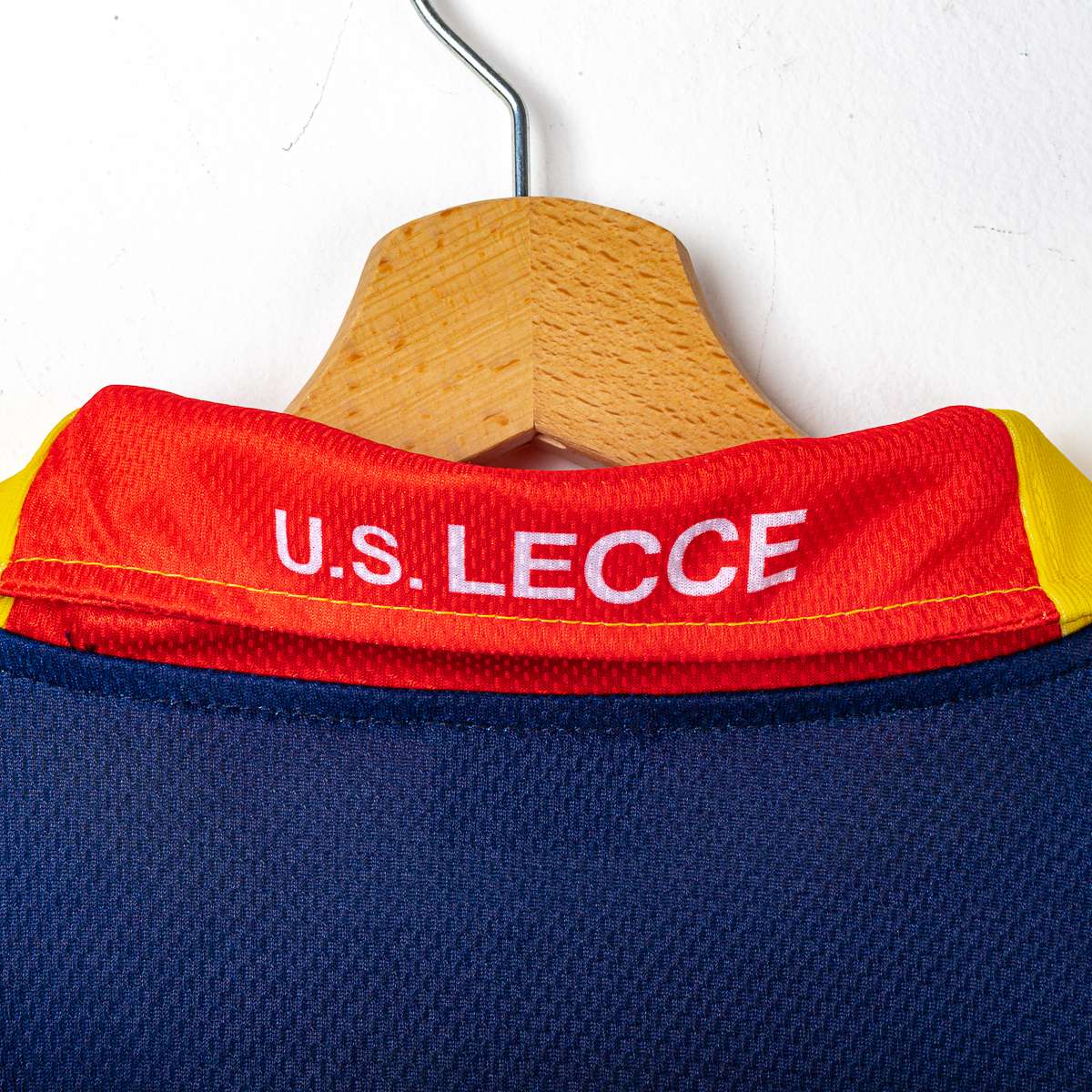 Lecce Asics Third Shirt 1999/2000