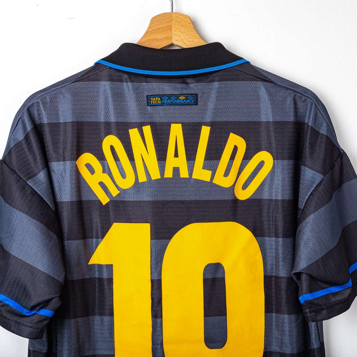Inter Umbro Ronaldo 10 Third Shirt 1997/1998
