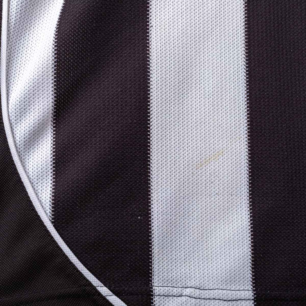 Juventus Lotto Fastweb Thuram 21 2002/2003 Home Shirt