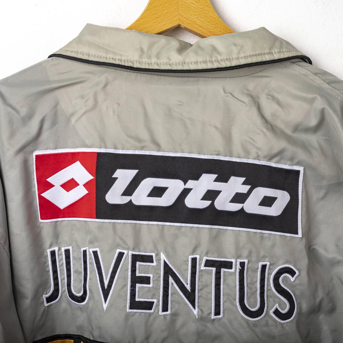 Giacca grigia juventus lotto fastweb 2002/2003
