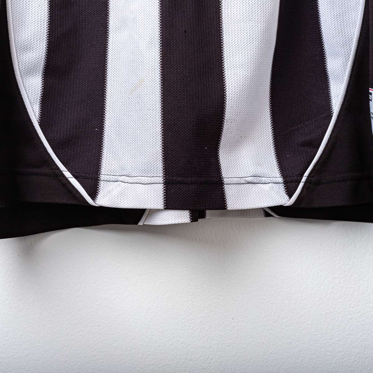 Juventus Lotto Fastweb Thuram 21 2002/2003 Home Shirt