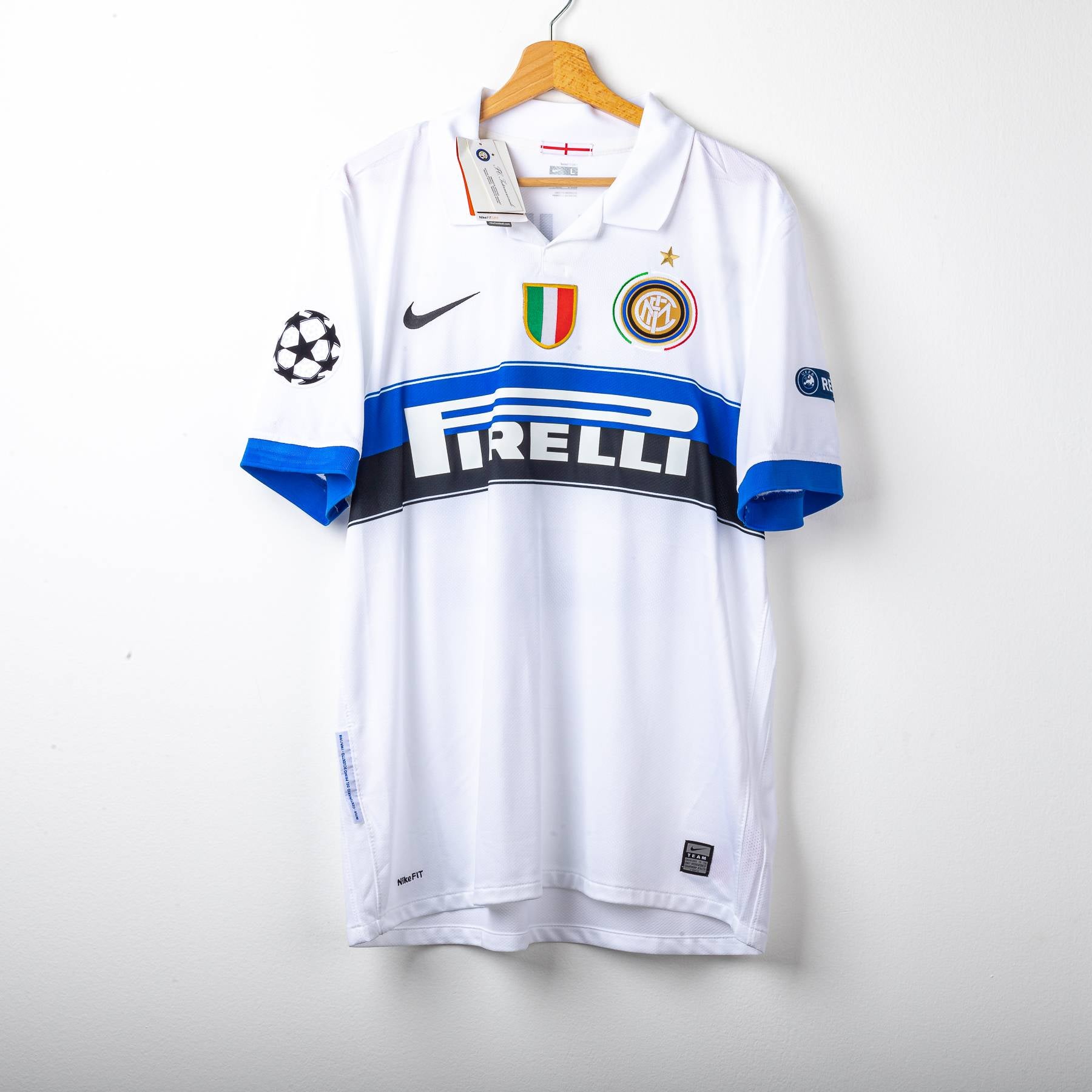 Inter Milan Nike Milito 22 UEFA 2009/2010 Away Shirt