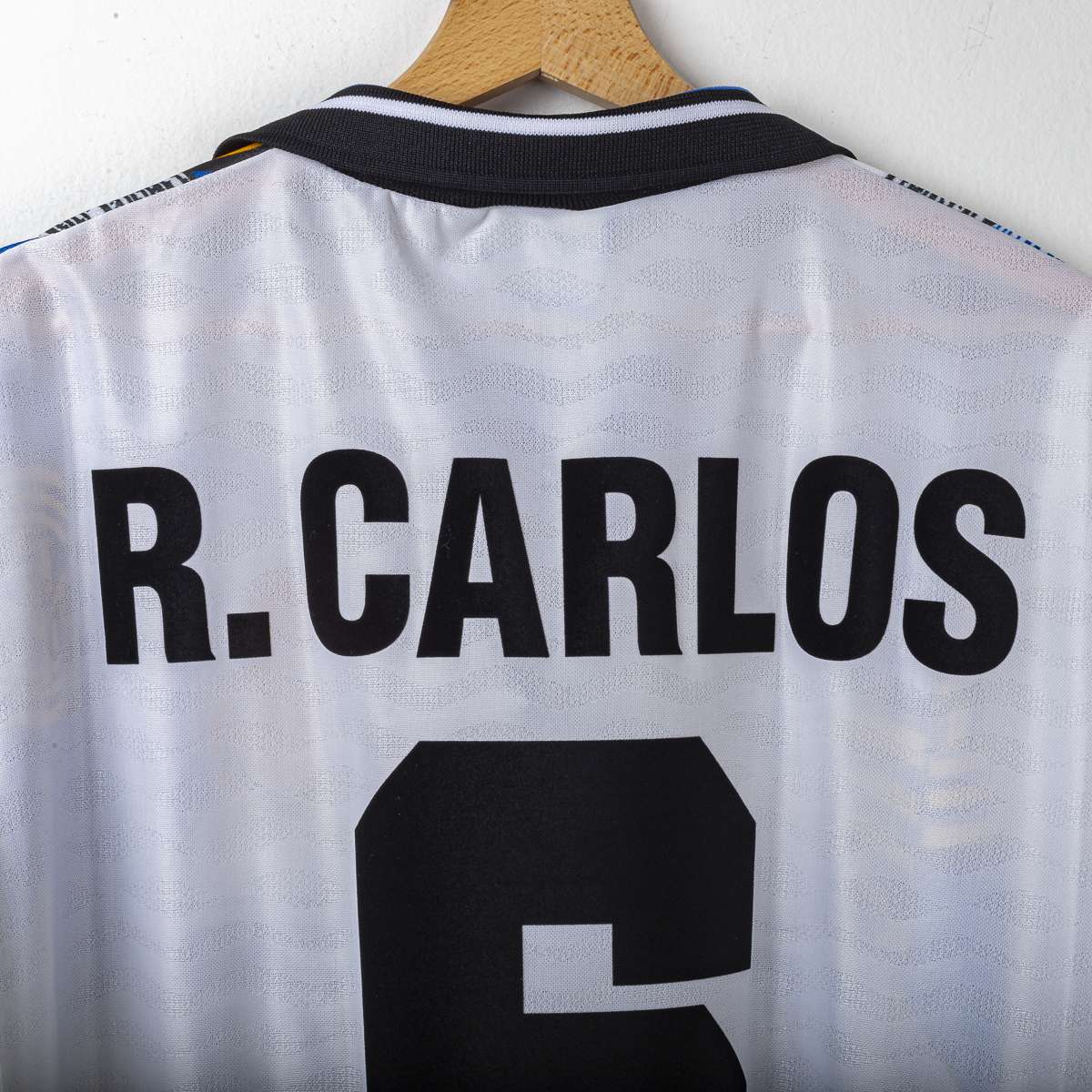 Inter Umbro Pirelli R. Carlos 6 Away Shirt 1995/1996