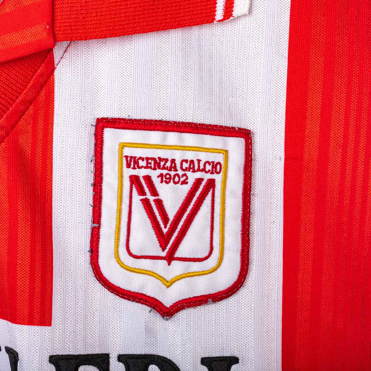 Vicenza Lotto Luiso 9 1997/1998 Home Shirt
