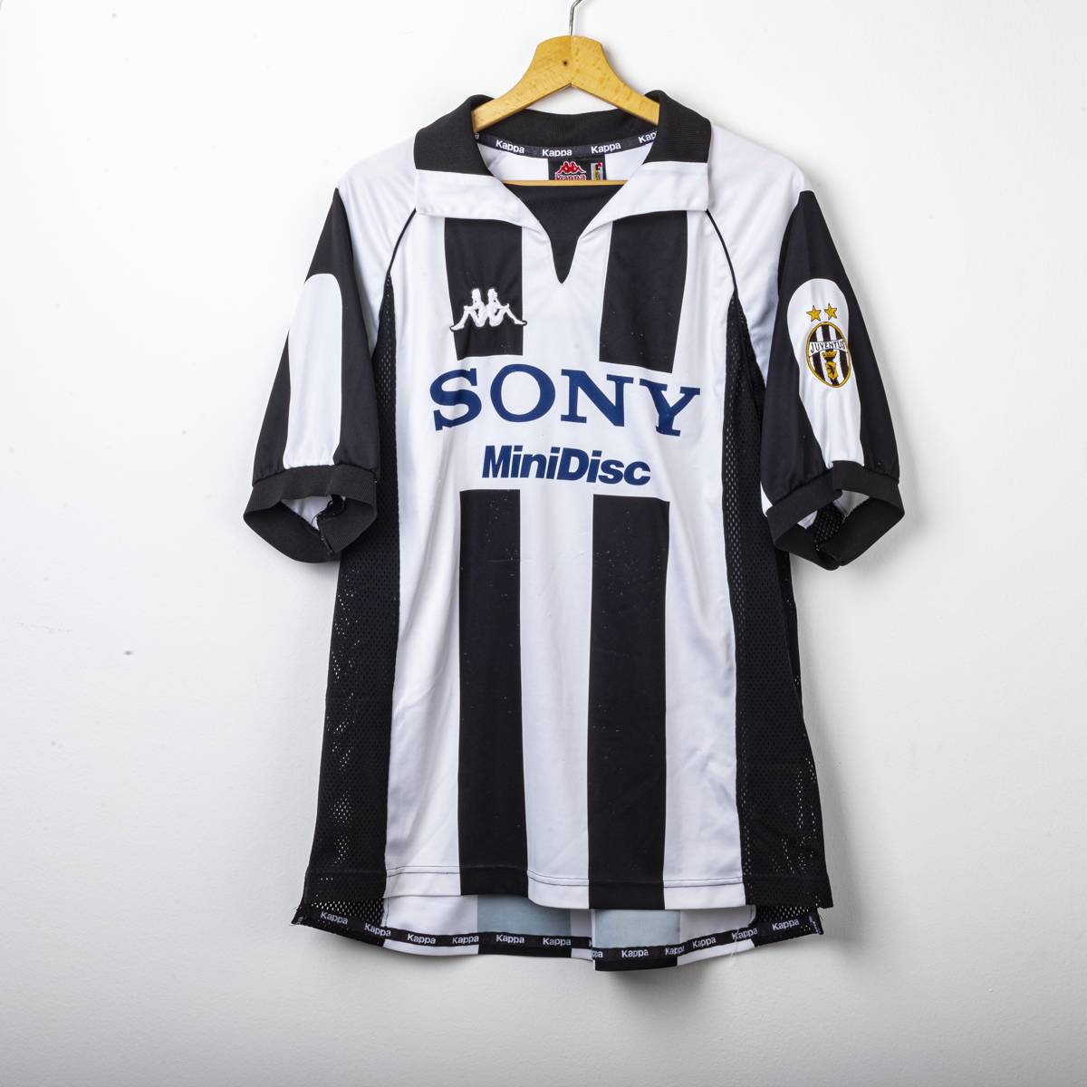 Juventus Kappa Home Shirt Sony Davids 26 1997/1998