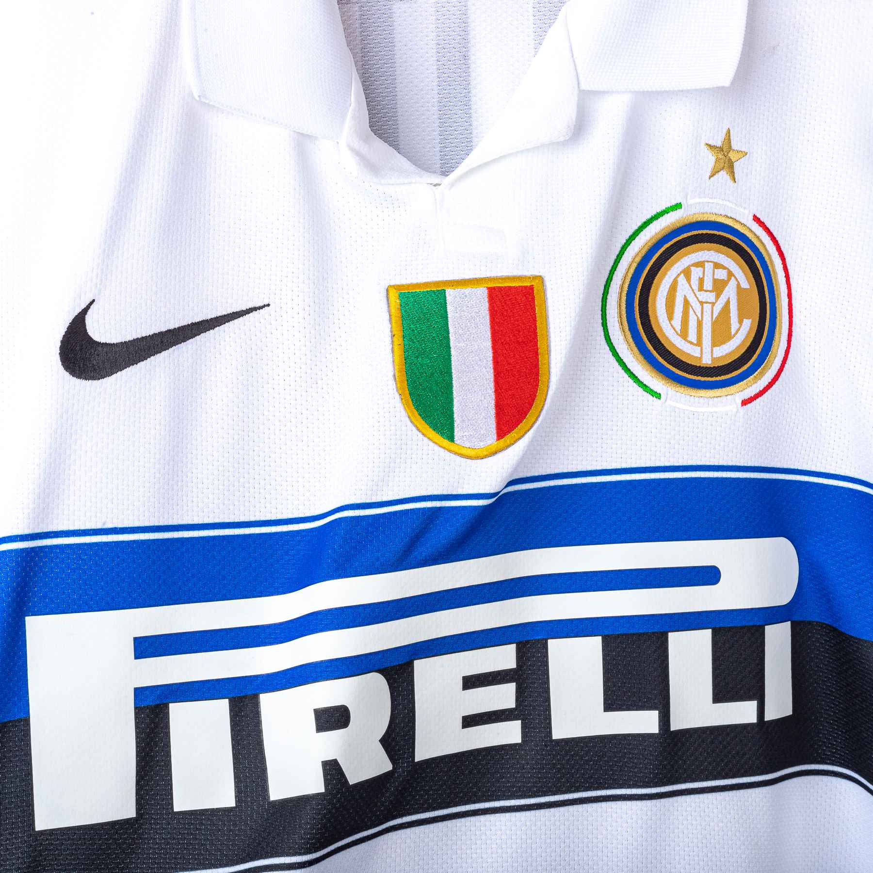 Inter Milan Nike Milito 22 UEFA 2009/2010 Away Shirt