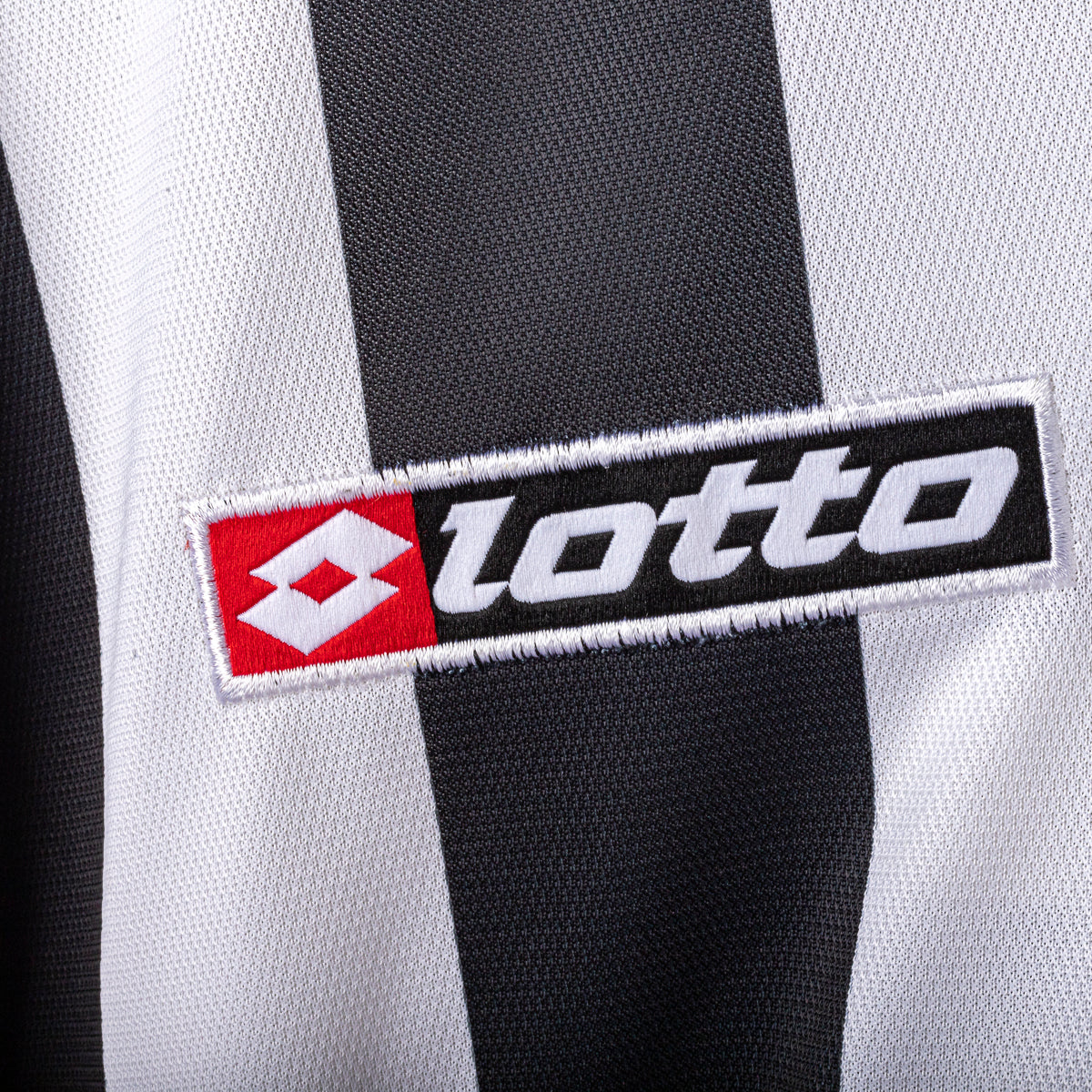 2001/2002 juventus lotto tacchinardi 20 ls home jersey