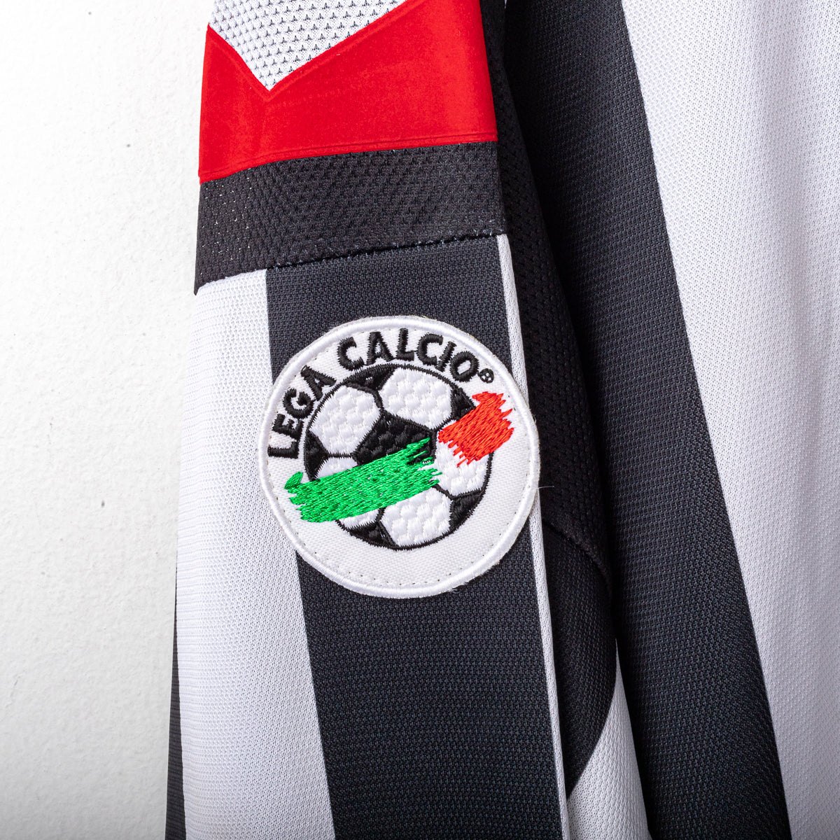 2001/2002 juventus lotto tacchinardi 20 ls home jersey