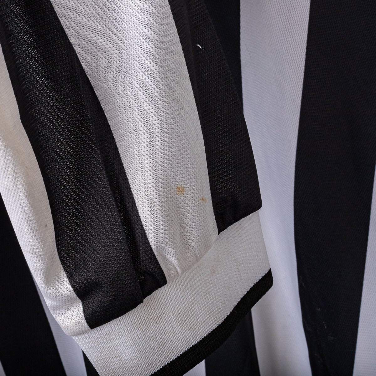 2001/2002 juventus lotto tacchinardi 20 ls home jersey