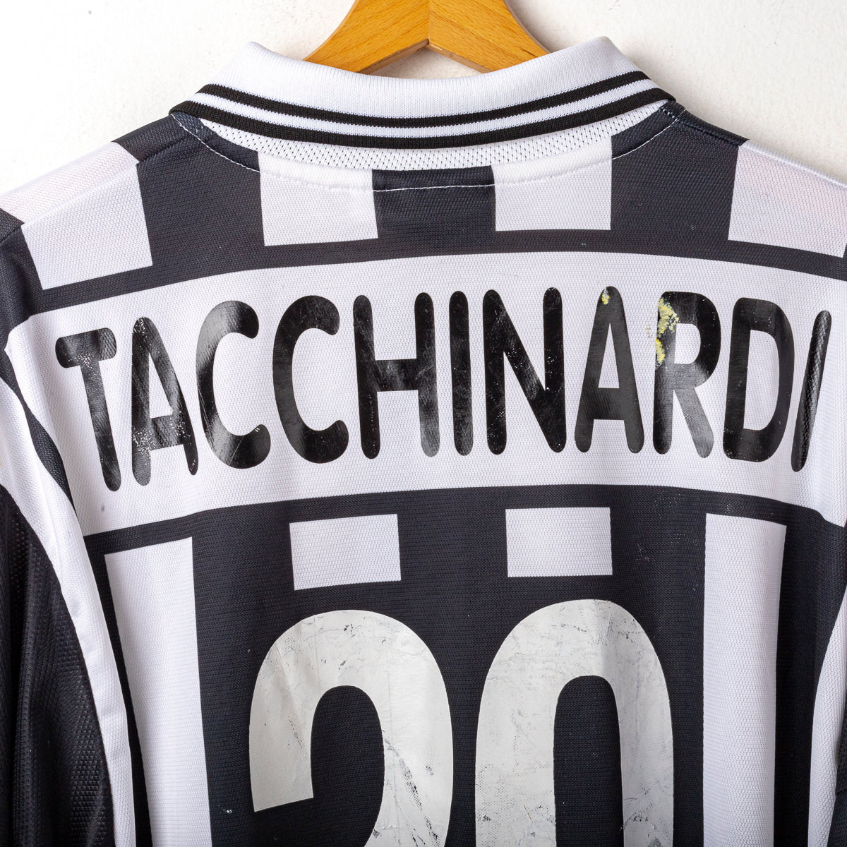 2001/2002 juventus lotto tacchinardi 20 ls home jersey