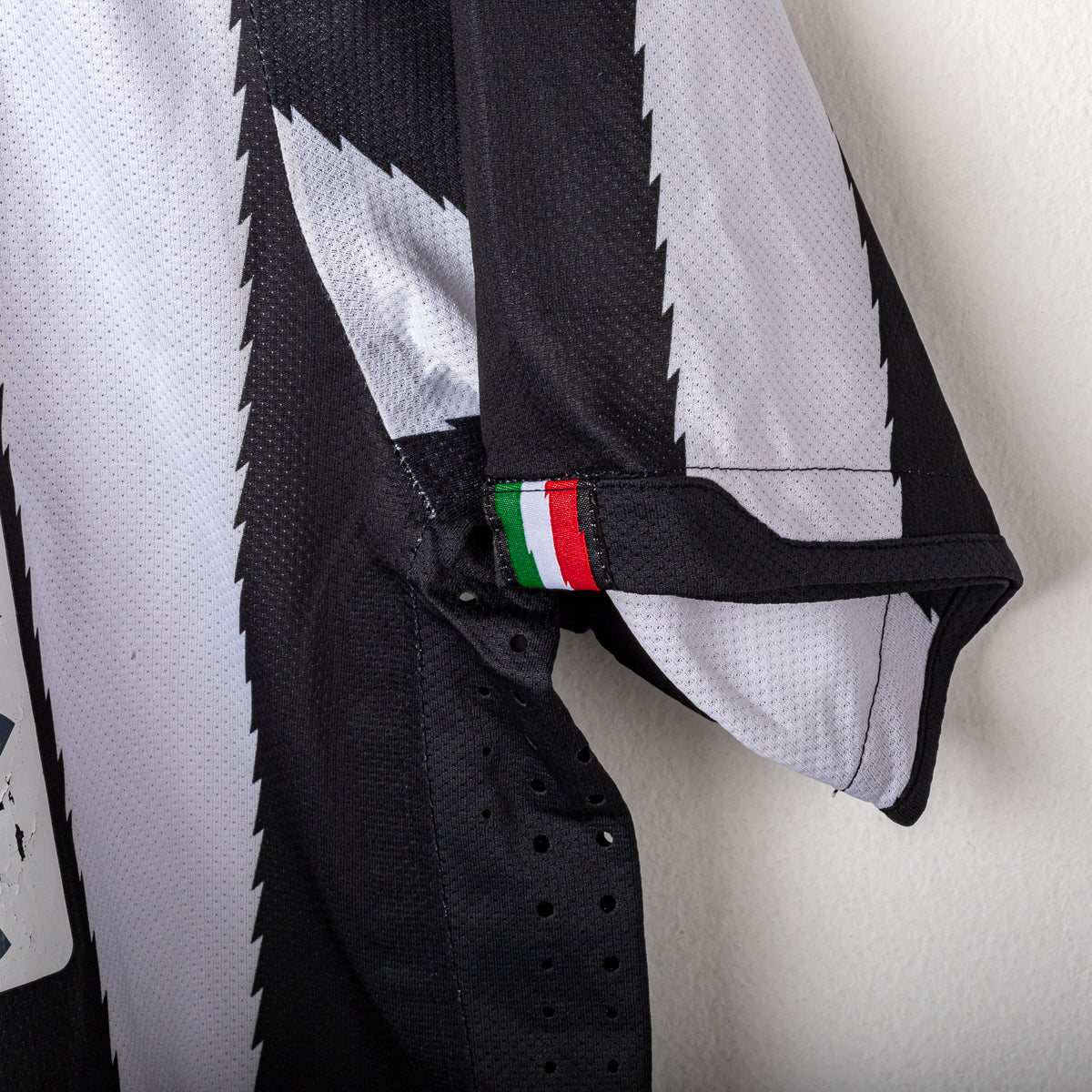 2010/2011 juventus nike amauri 11 home jersey