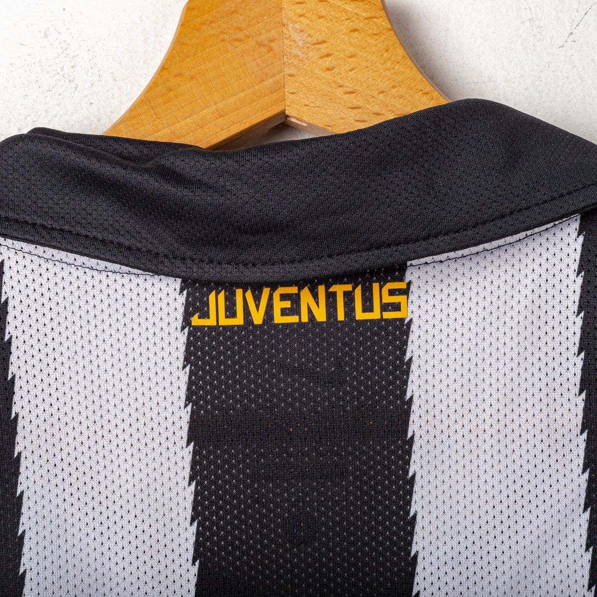 2010/2011 juventus nike 14 home jersey