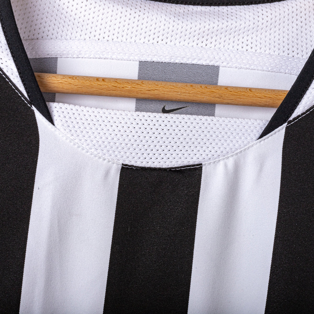 maglia home juventus nike thuram 21 2003/2004