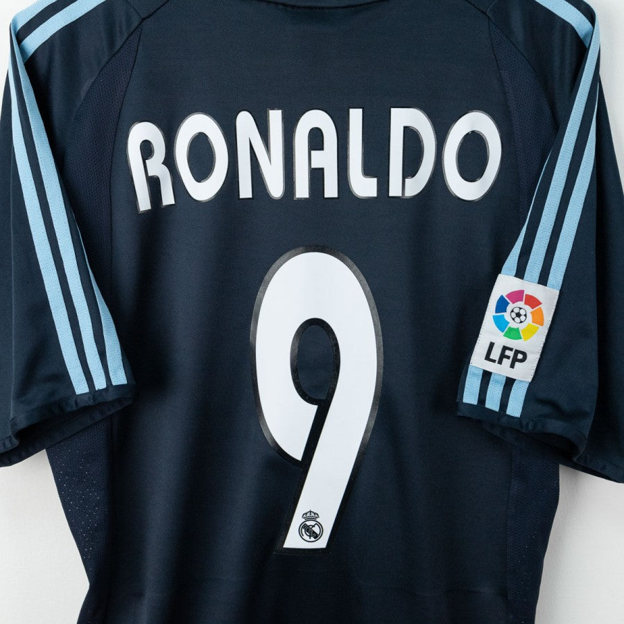 Maglia away Real Madrid Adidas Ronaldo 9 2004/2005 by ADIDAS - Home (3)