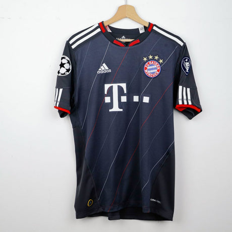 maglia home Bayern Monaco Adidas Schweinsteiger 31 2010/2011 by ADIDAS - Fuoriclasse (2)