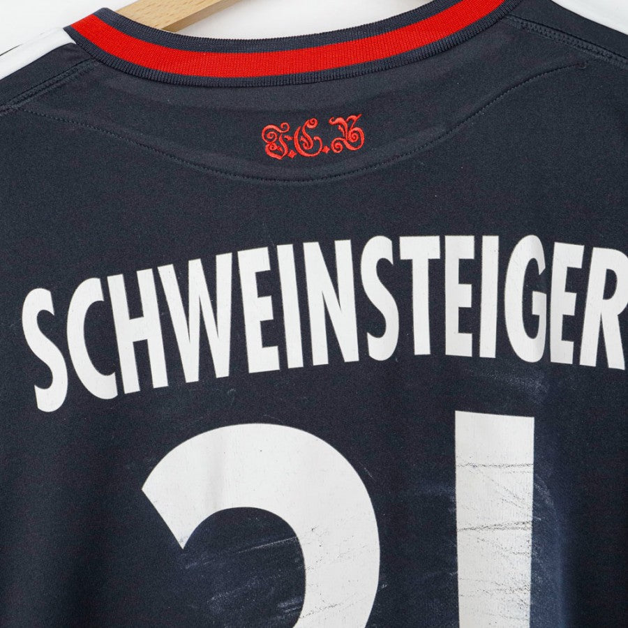 maglia home Bayern Monaco Adidas Schweinsteiger 31 2010/2011 by ADIDAS - Fuoriclasse (4)